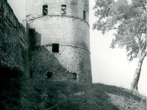 Восстановленный из руин. К 75-летию начала реставрации Нижегородского кремля. Белая башня