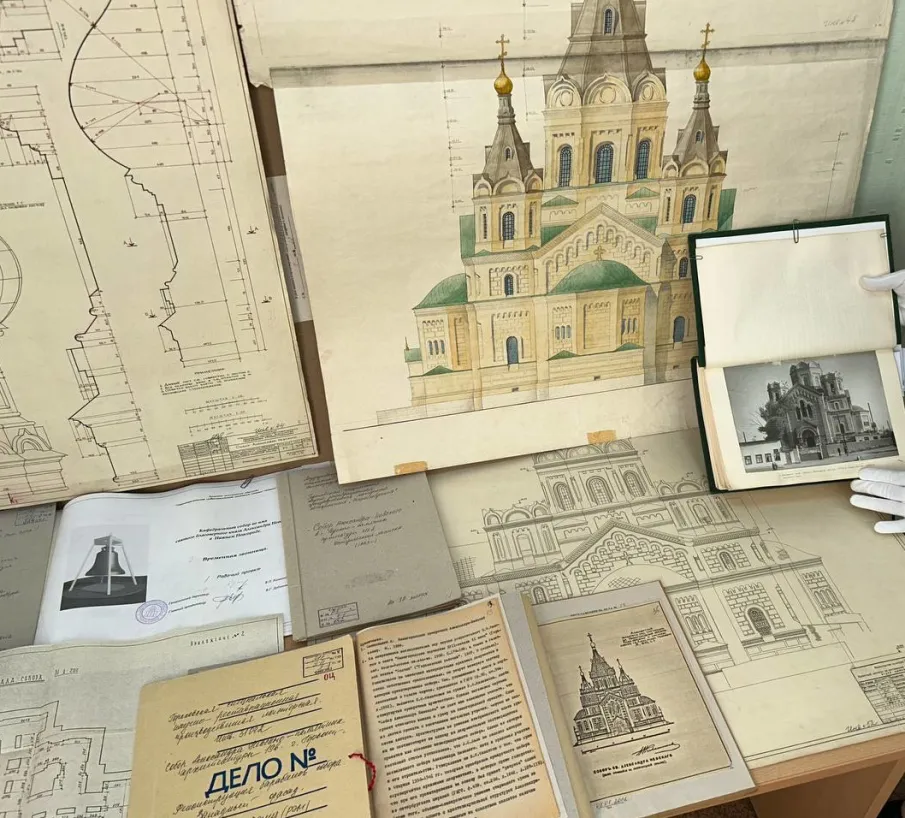 Из истории возрождения собора Александра Невского на Стрелке