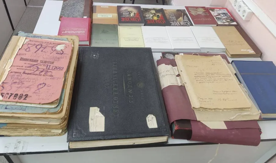 Выставка архивных документов  для членов Нижегородской ассоциации экскурсоводов