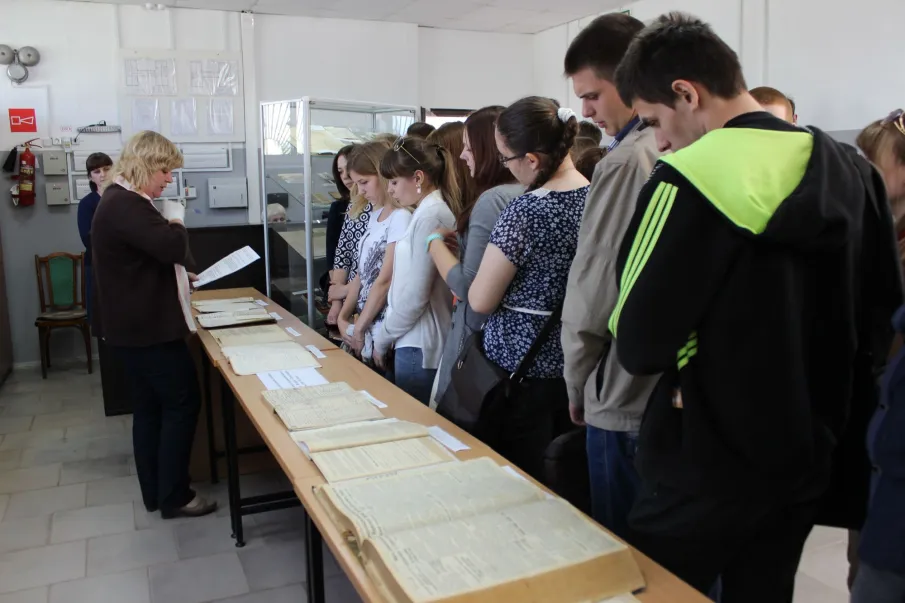 О проведении выставки документов «По страницам истории военных лет г. Арзамаса и Арзамасского района»