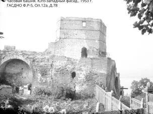 Рубрика "Восстановленный из руин. К 75-летию начала реставрации Нижегородского кремля" Часовая башня