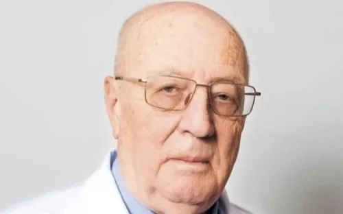 К 80-летию нижегородского эндокринолога, профессора, доктора медицинских наук Л.Г. Стронгина (по документам личного фонда ГАСДНО)